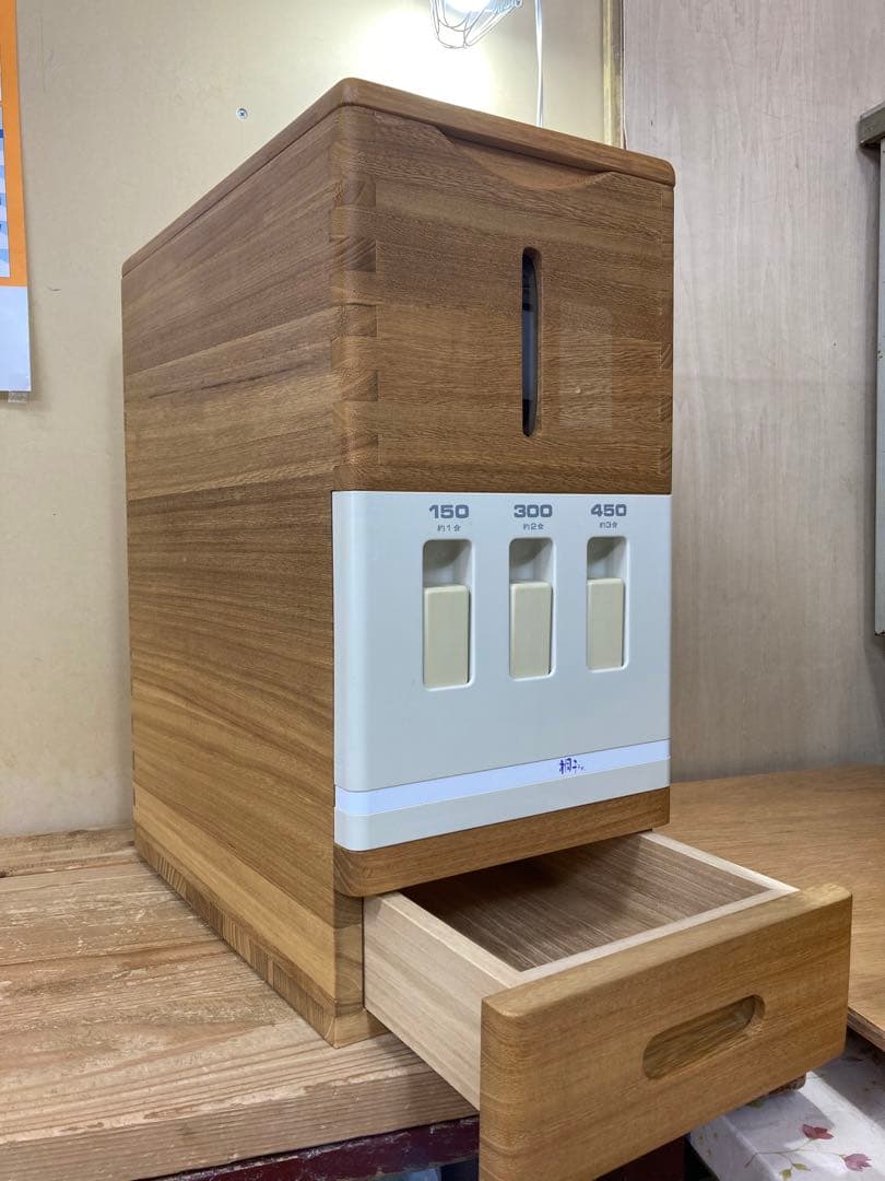 桐の米びつ10kg用　桐子モダン　ほぼ未使用　B