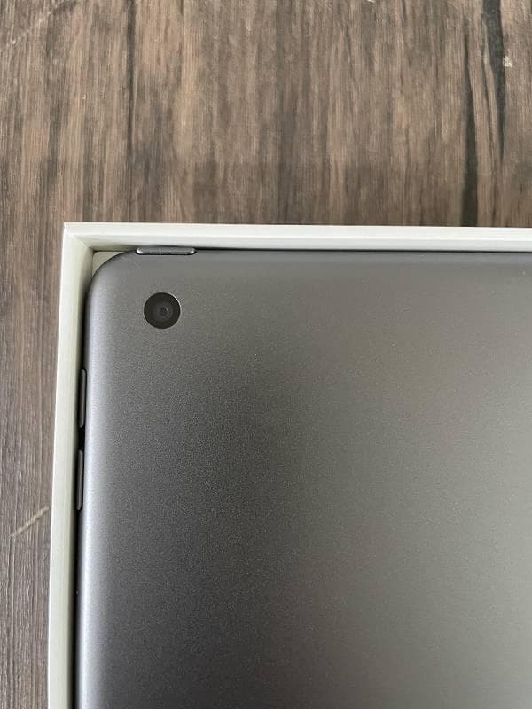 ⑤【美品】iPad Apple 第9世代　Wi-Fiモデル　64GB