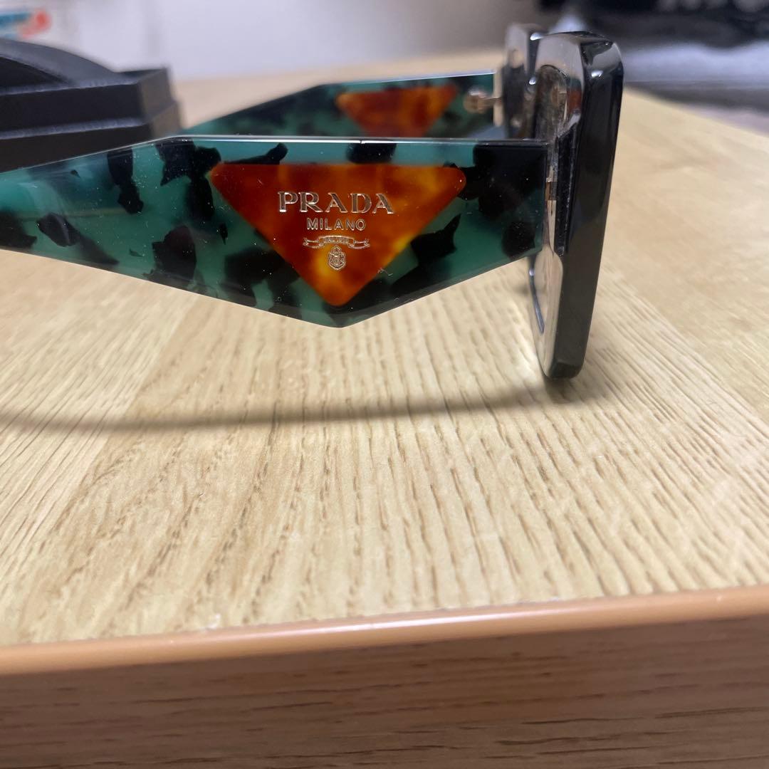 マ*ド様 PRADA スクエア サングラス　ブラウン