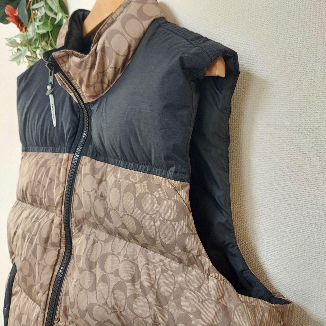 COACH ダウン ベスト 大きめ ベージュ ブラック シグネチャー ブラウン