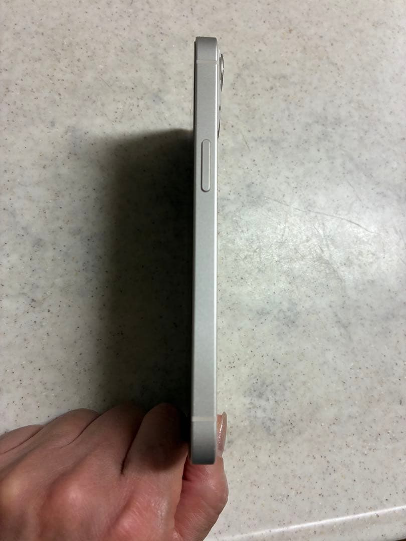 iPhone 13 128GB 本体