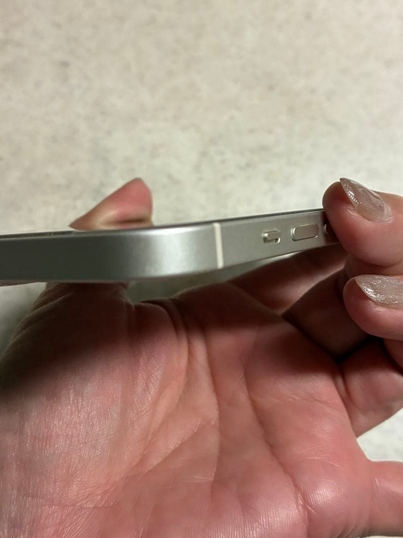 iPhone 13 128GB 本体