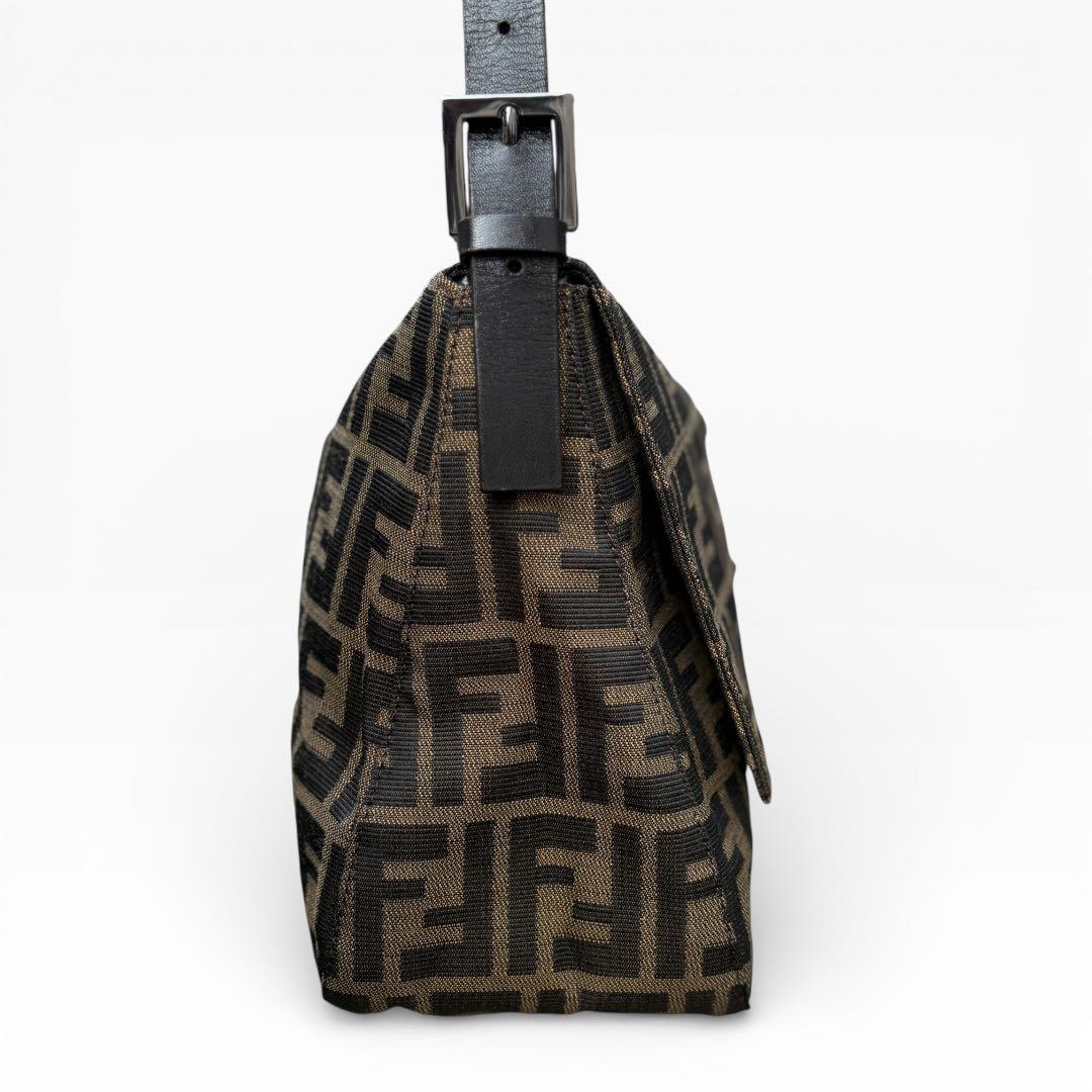 FENDI フェンディ マンマバケット ワンショルダーバッグ ズッカ柄 美品