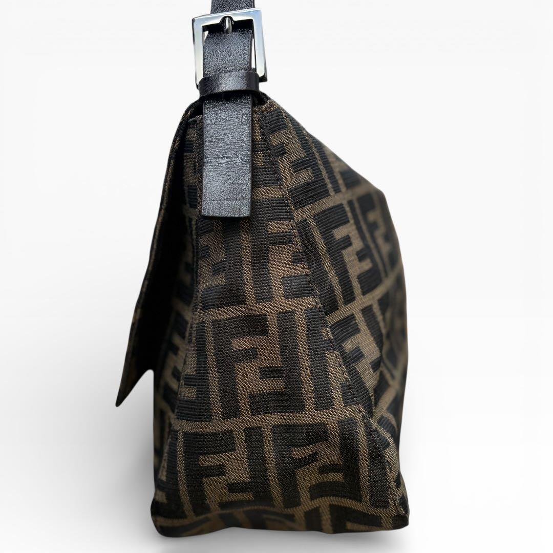 FENDI フェンディ マンマバケット ワンショルダーバッグ ズッカ柄 美品