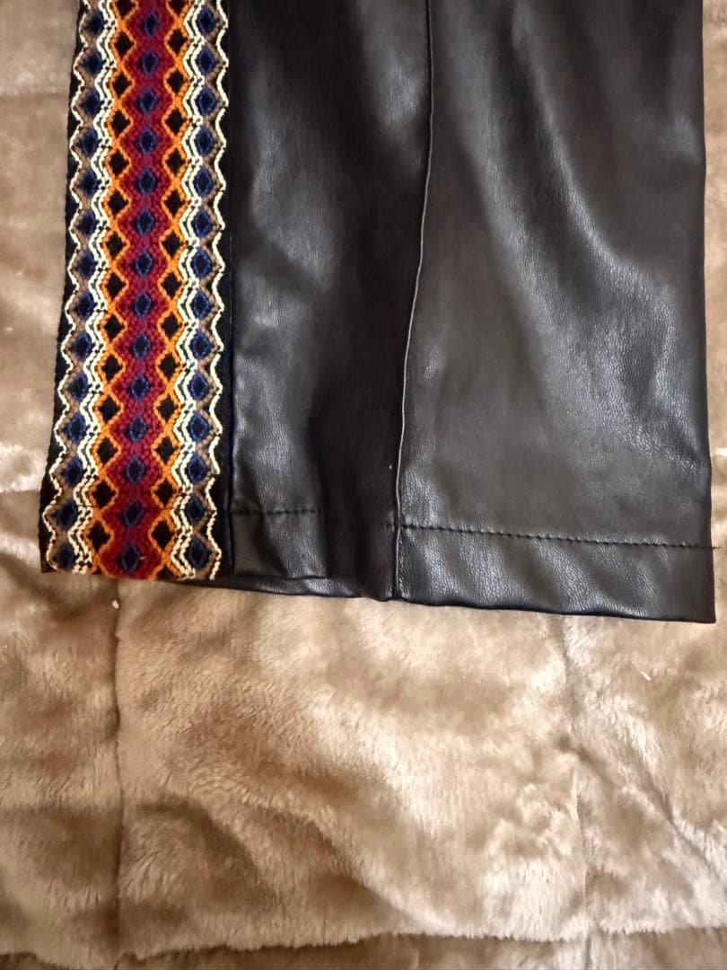 Toironier／トワロニエ　レザーパンツ