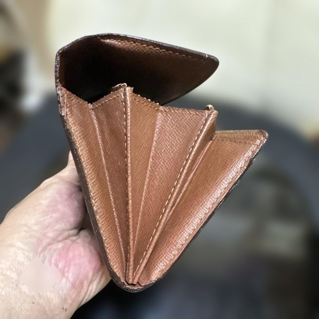 11☆良品♪カード10枚タイプ☆サラ長財布