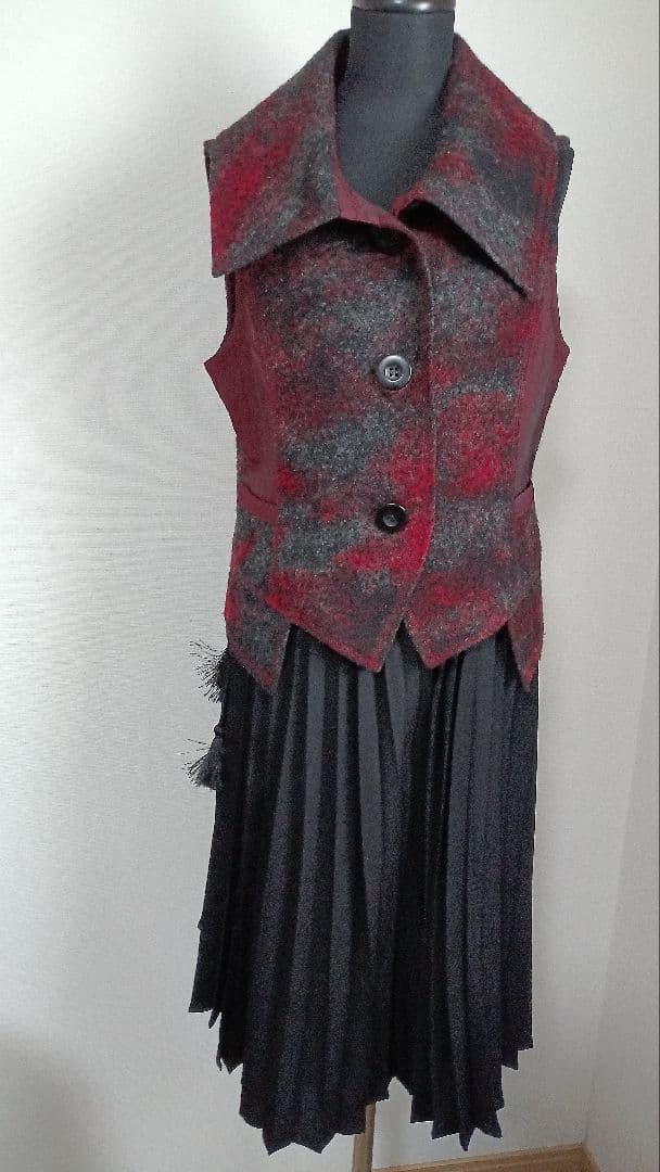 エイココンドウ　ベスト　未使用マダムヒロコトップス　EVRIS　手袋+羊皮J