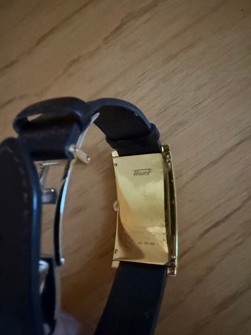 売約済　　Tissot バナナウォッチ　アナログ 腕時計 ゴールド/ブラック