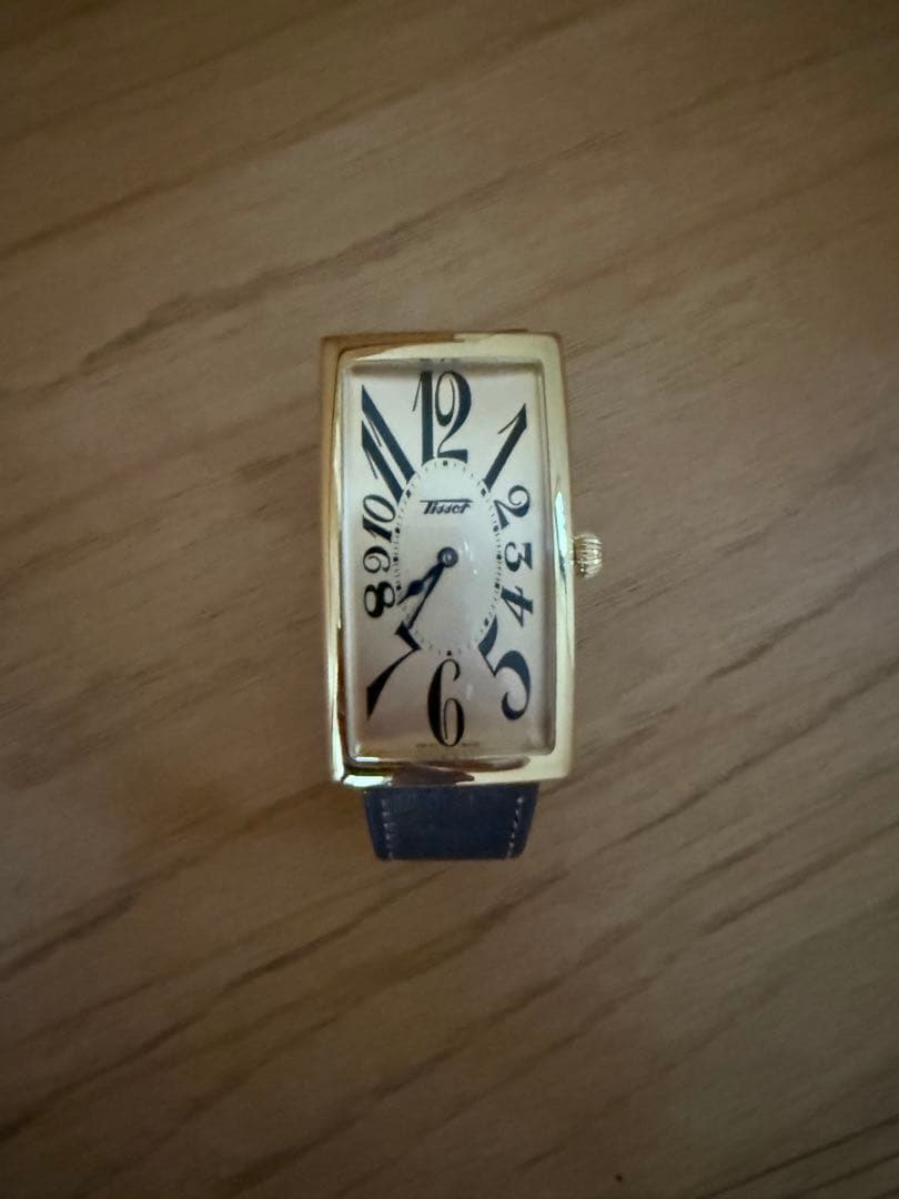 売約済　　Tissot バナナウォッチ　アナログ 腕時計 ゴールド/ブラック