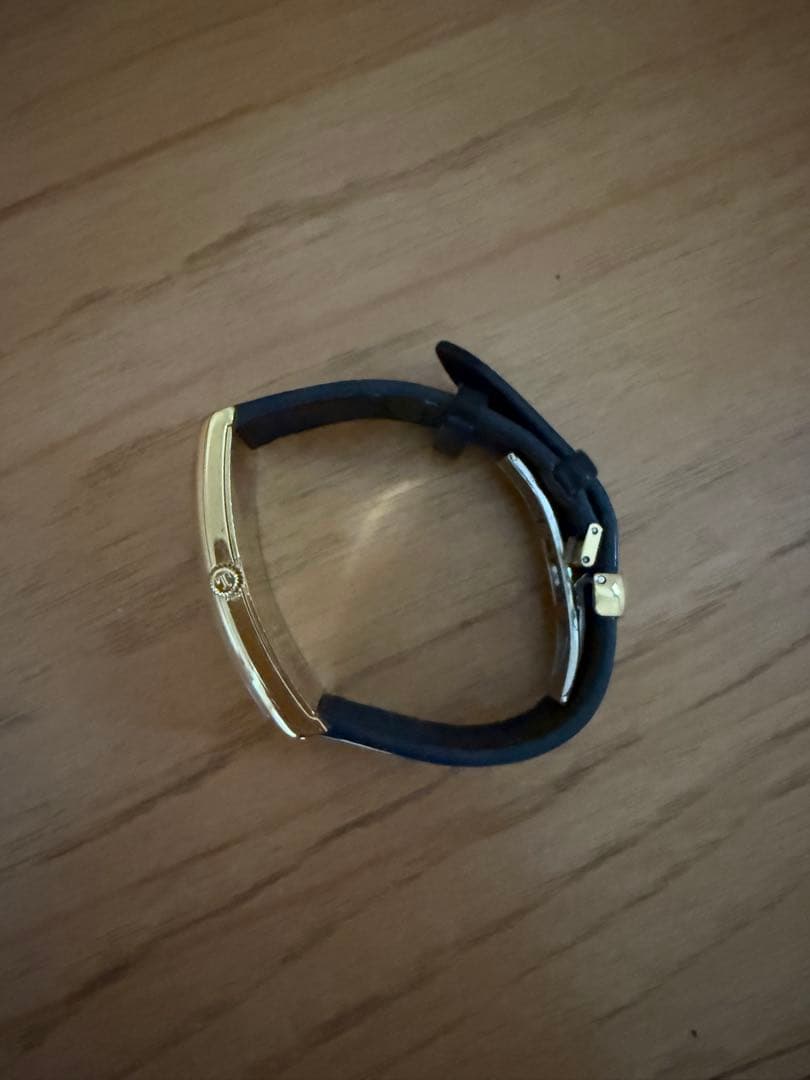 売約済　　Tissot バナナウォッチ　アナログ 腕時計 ゴールド/ブラック