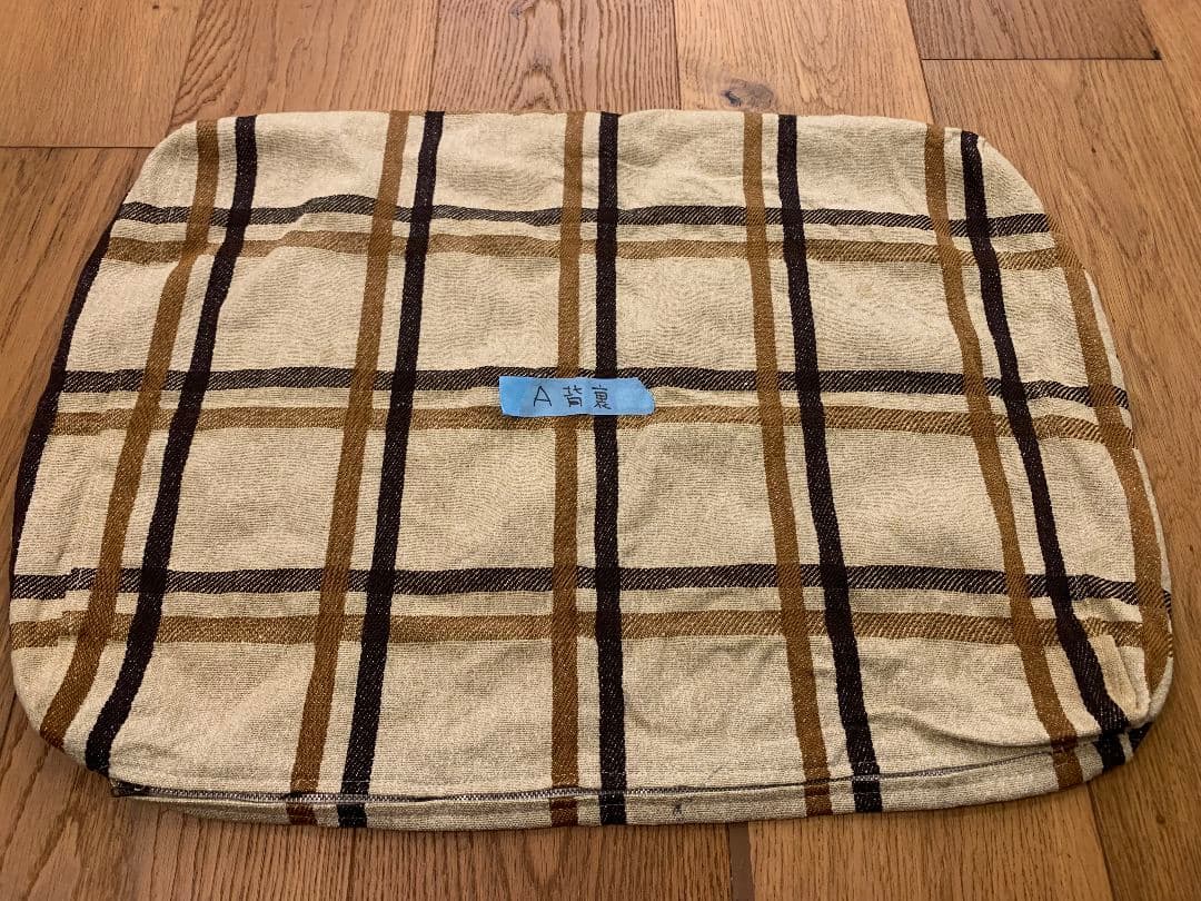 70年代【カリモク】チェック柄クッションのみ