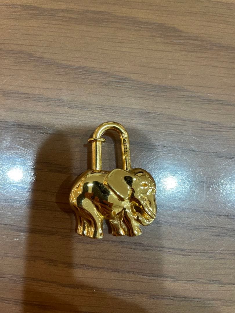 HERMES　エルメス　カデナ　エレファント　象　チャーム