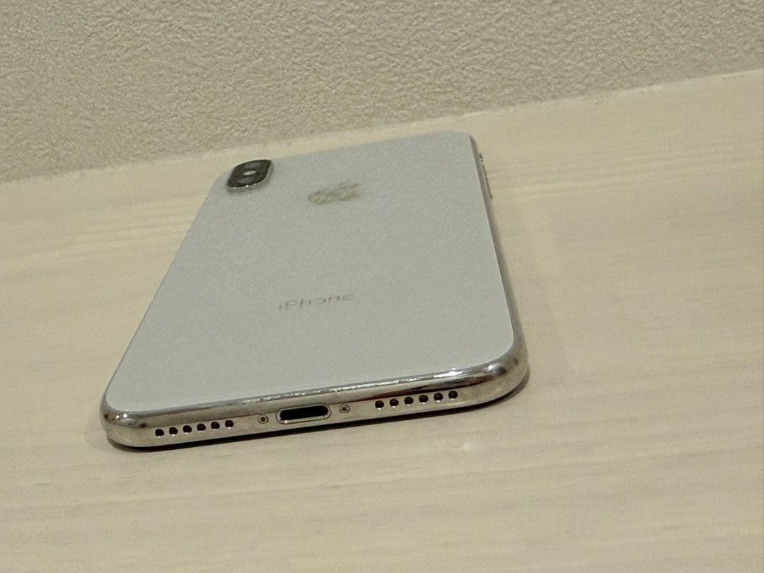 Apple iPhone X シルバー