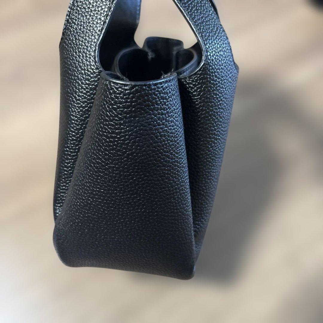 PRADA ノベルティブラックレザートートバッグ