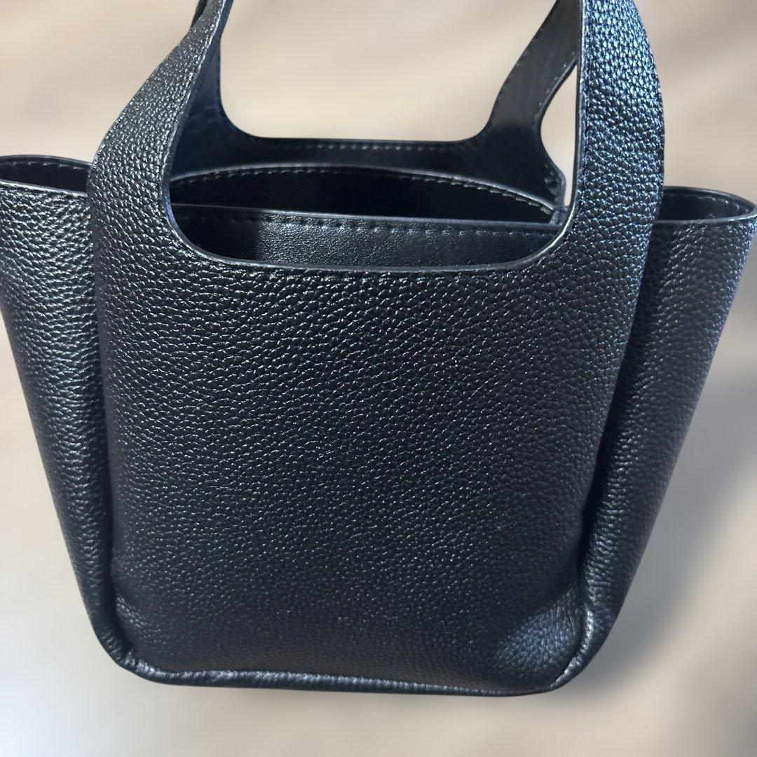 PRADA ノベルティブラックレザートートバッグ