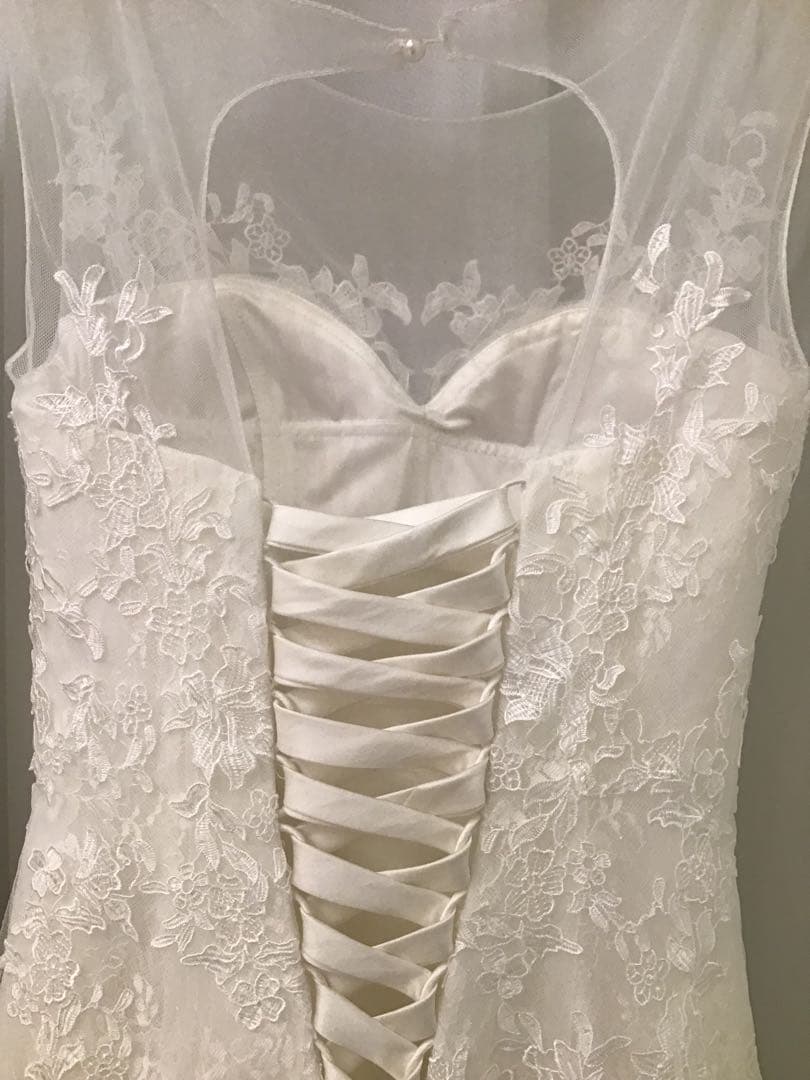 ホワイト レース ウェディングドレス　マーメイド