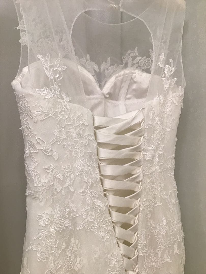 ホワイト レース ウェディングドレス　マーメイド