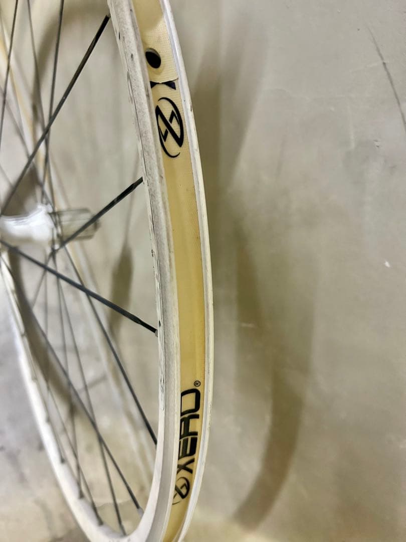 ◆白リムのカッコいい後輪ホイール◆重量0.99kg