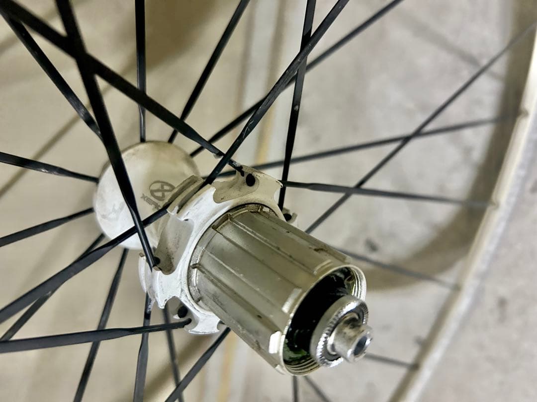 ◆白リムのカッコいい後輪ホイール◆重量0.99kg