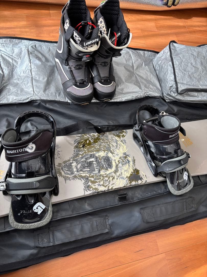 スノーボードセット(板・ビンディング・靴・ケース)