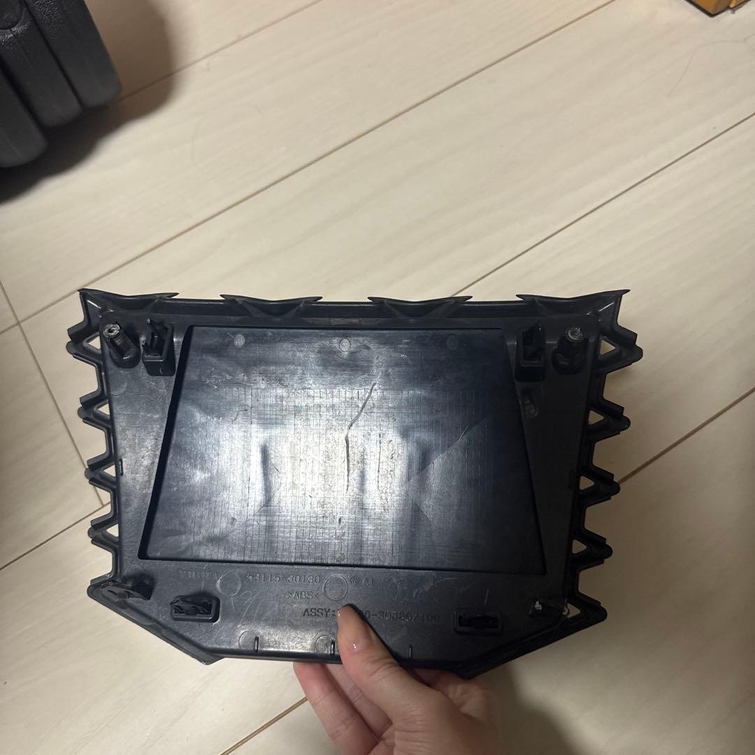 210系 クラウンハイブリット エンブレム アスリート