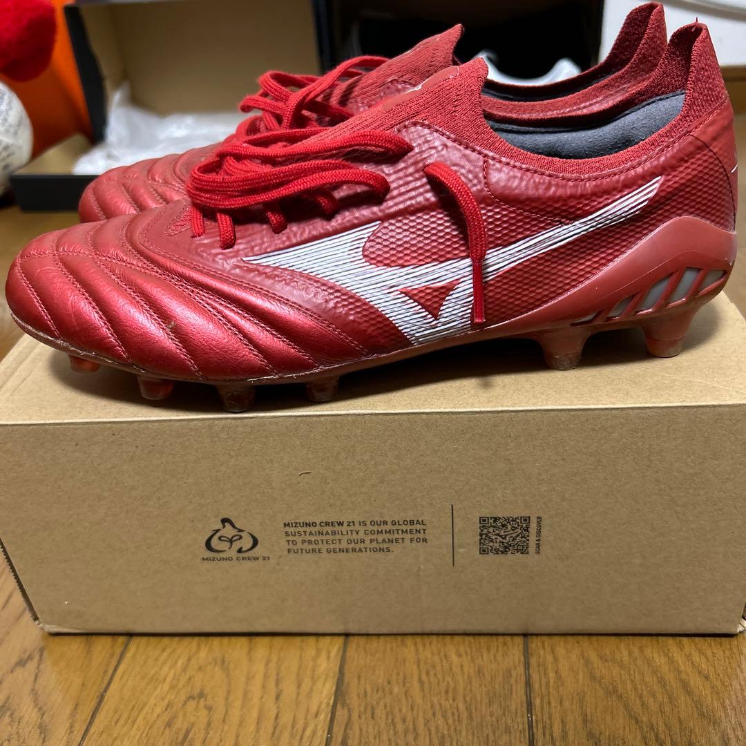 Mizuno Morelia Neo3β パッションレッドサッカーシューズ