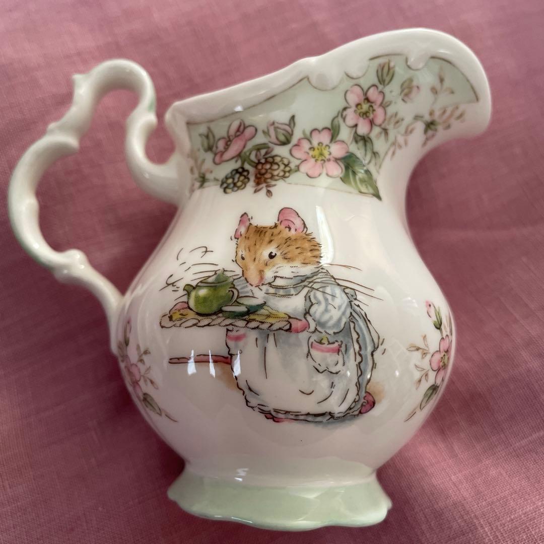 ロイヤルドルトンブランブリーヘッジプレートミルクピッチャー3点セット