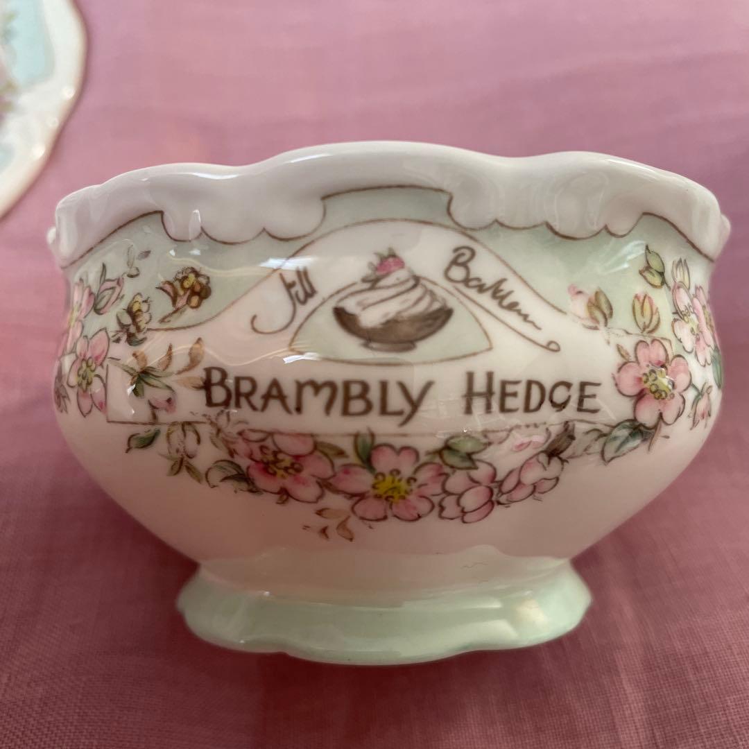 ロイヤルドルトンブランブリーヘッジプレートミルクピッチャー3点セット