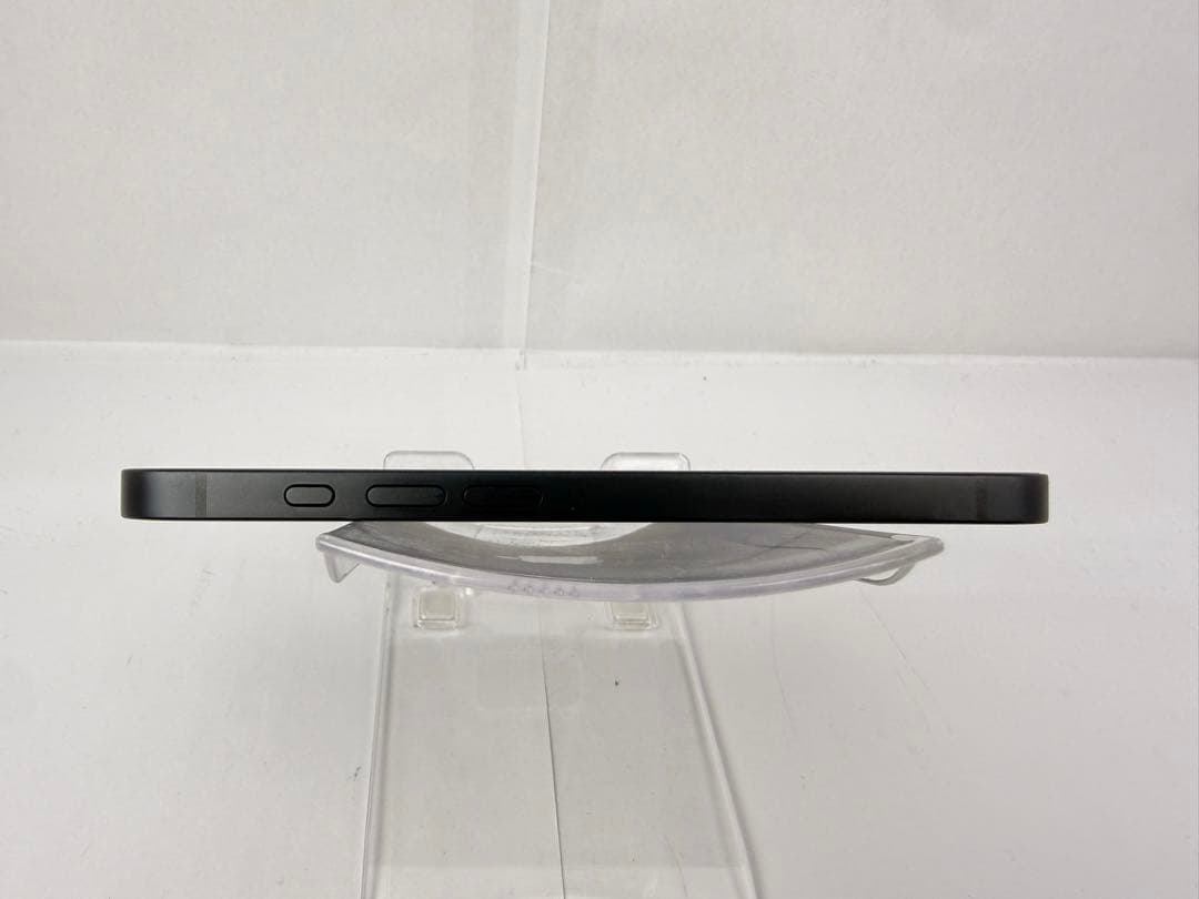 Apple iPhone16e 128GB ブラック　海外版　SIMフリー美品