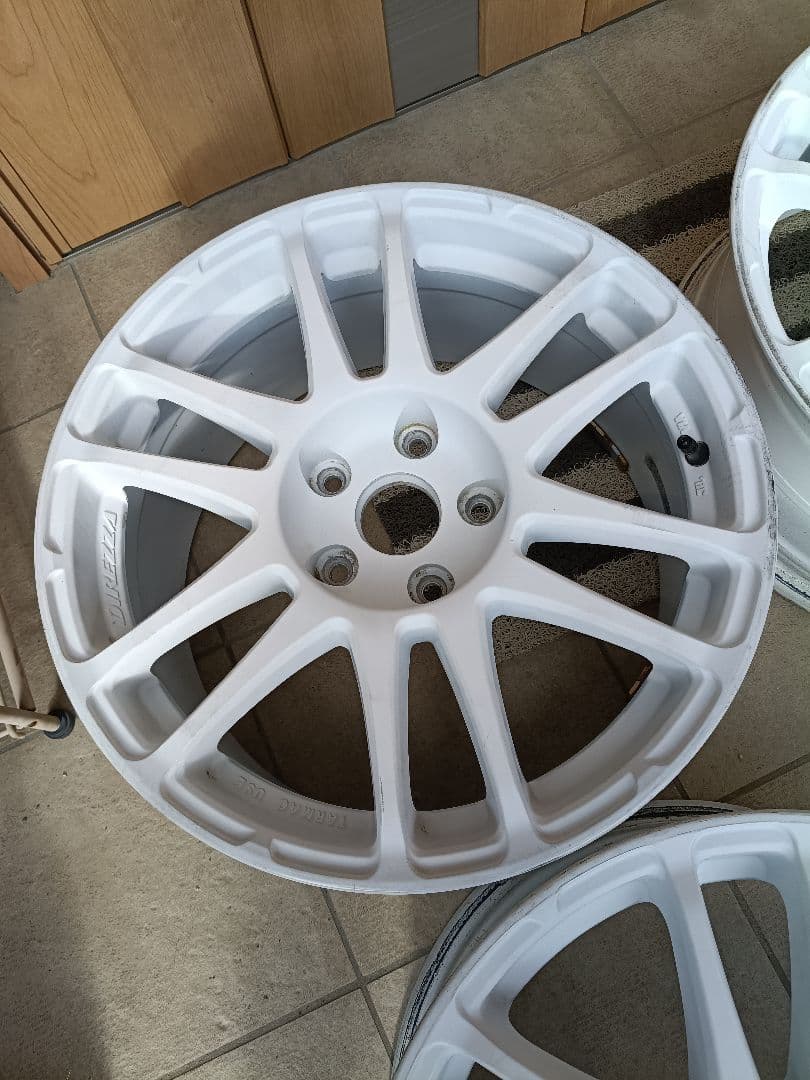 17インチ　ダンロップ　ディレッツァ　ホイール　4本セット