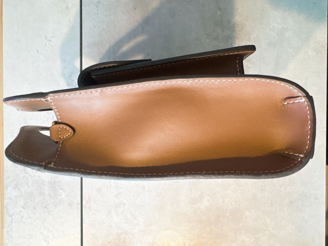 BURBERRYのハンドル付きショルダーバッグ