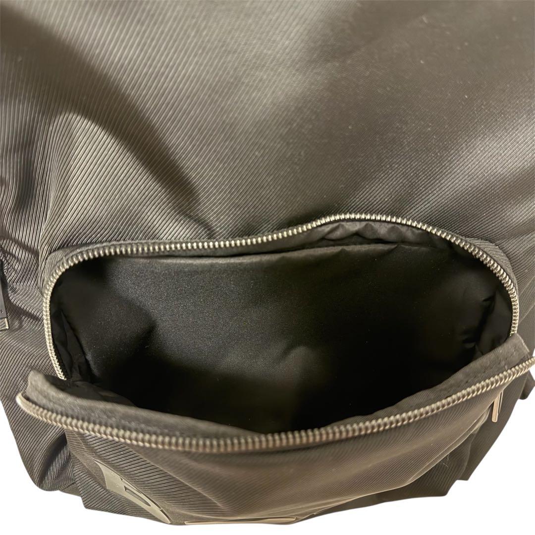 BOSSロゴ リサイクルマテリアル バックパック　黒