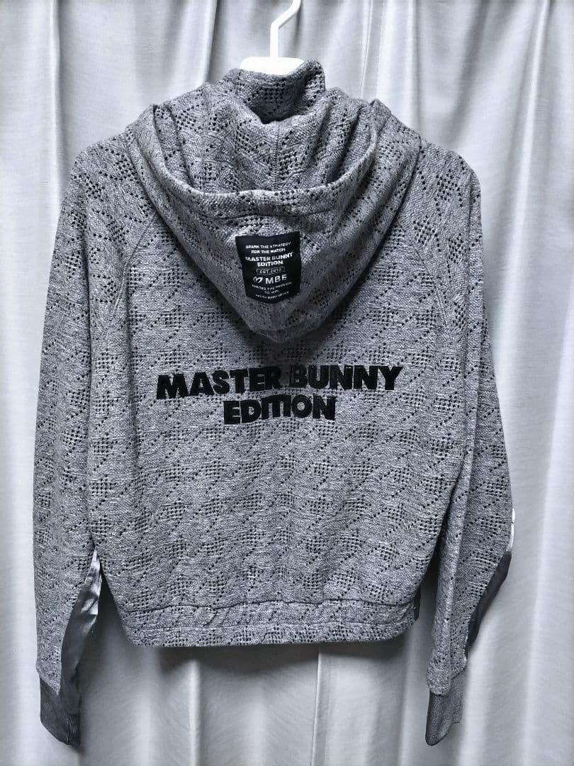 マスターバニー　クロップド パーカー グレー　23年モデル