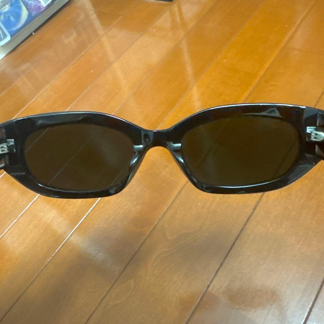 小物 Gentle monster venom01