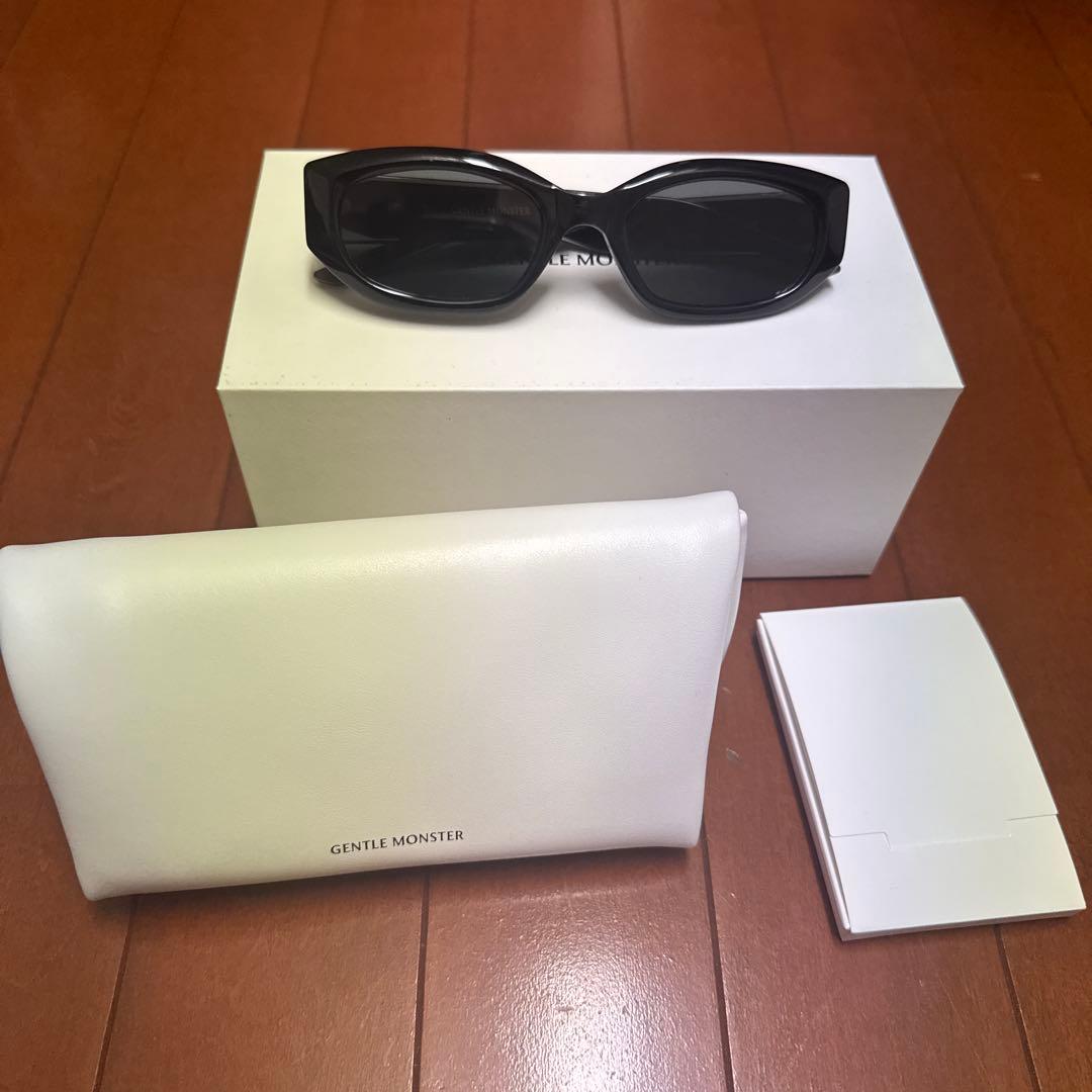 小物 Gentle monster venom01