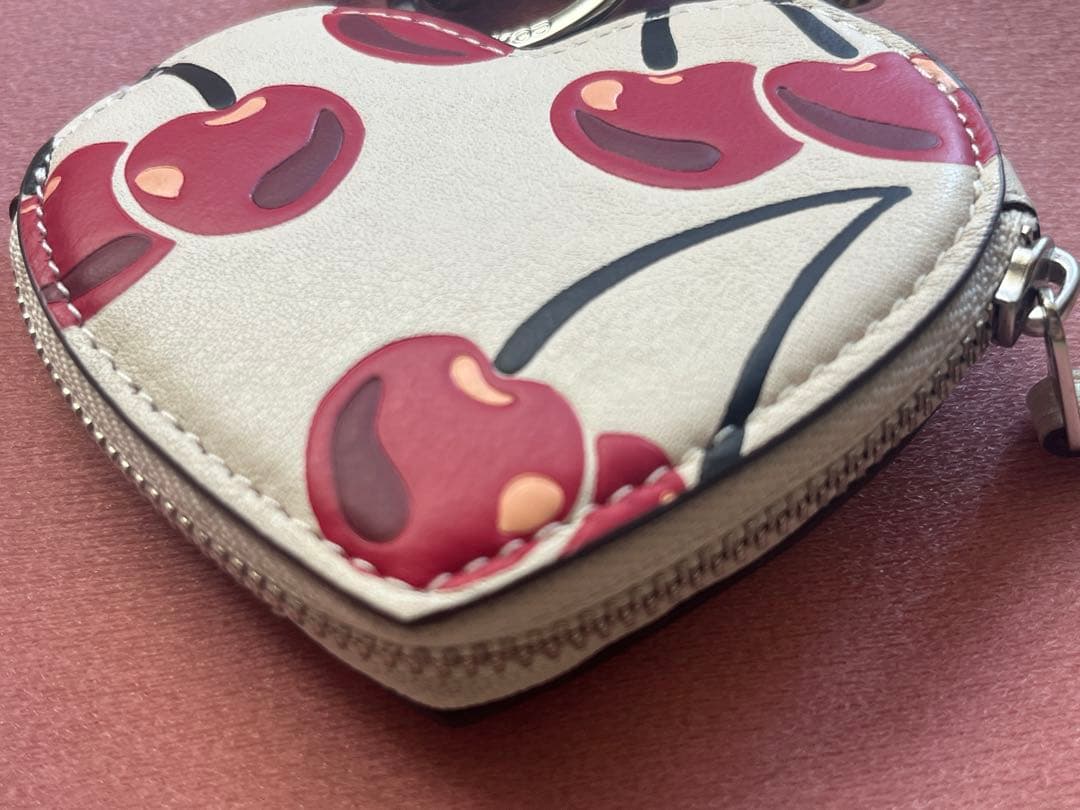 ☆13日までお値下げ☆COACHハートバッグチャーム・チェリー 柄　未使用品