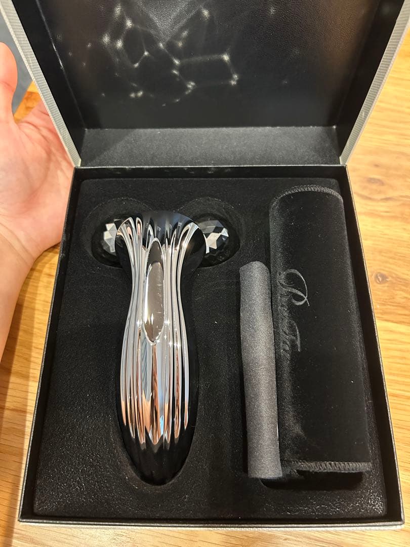 【新品未使用品】リファ　モーションカラット　 美顔ローラー