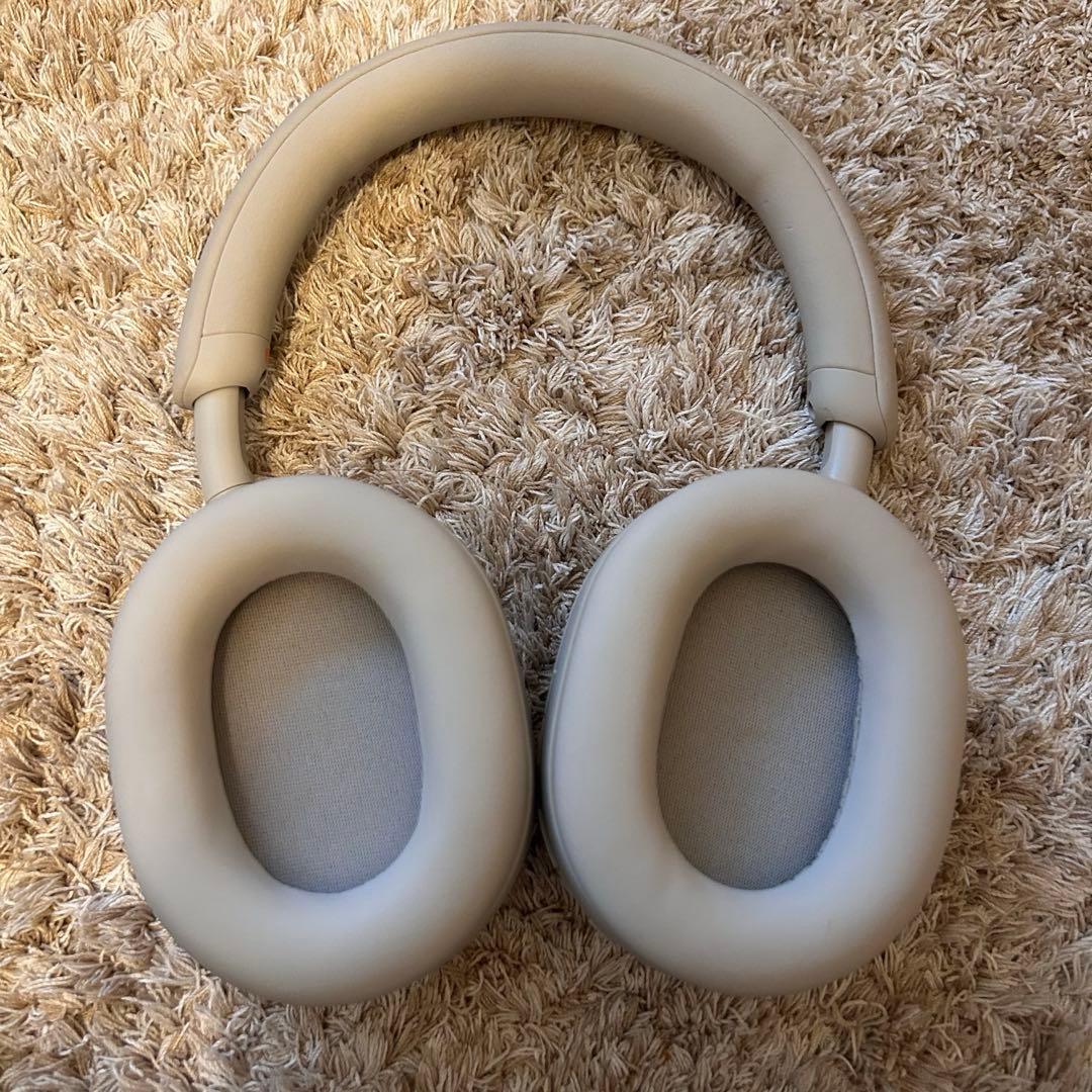 SONY ソニー　WH-1000XM5 ワイヤレスヘッドホン プラチナシルバー