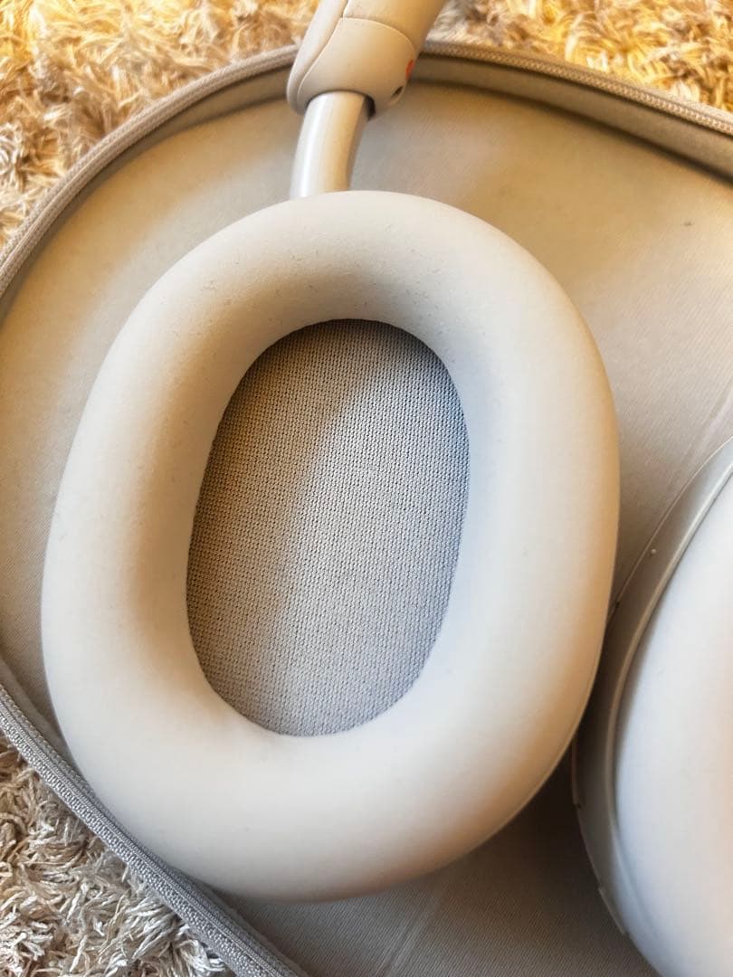 SONY ソニー　WH-1000XM5 ワイヤレスヘッドホン プラチナシルバー