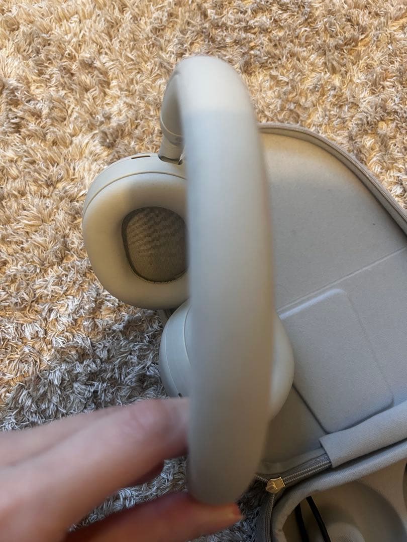 SONY ソニー　WH-1000XM5 ワイヤレスヘッドホン プラチナシルバー