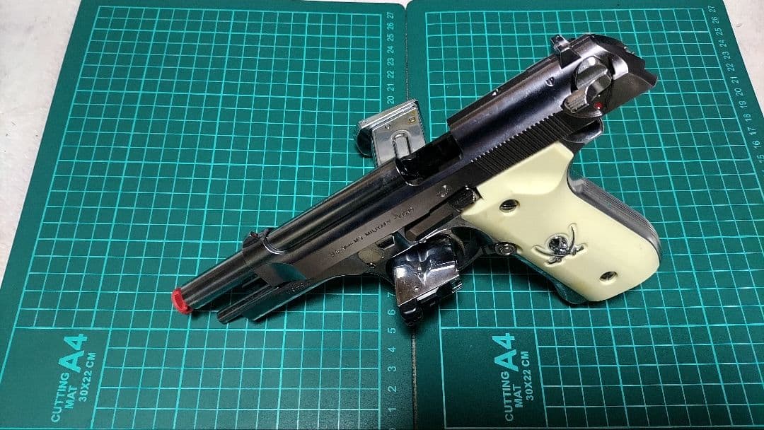枯*花様 東京マルイガスブローバック M92F クロームステンレスモデルセット