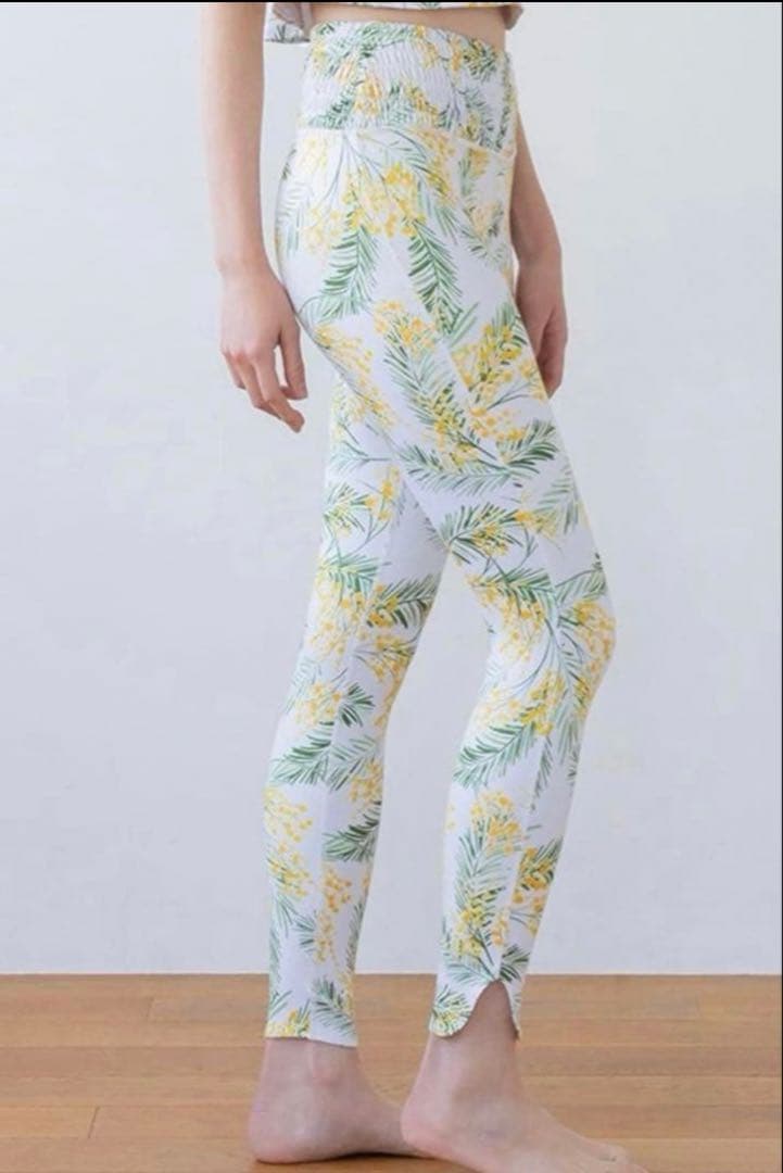 新品未使用　【SUKALA】スプリングフラワーシャーリングレギンス(L/ミモザ)