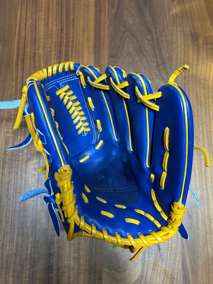 アンダーアーマー　オーダー軟式グラブ　投手用