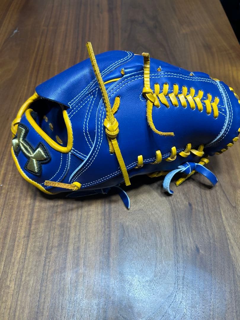 アンダーアーマー　オーダー軟式グラブ　投手用