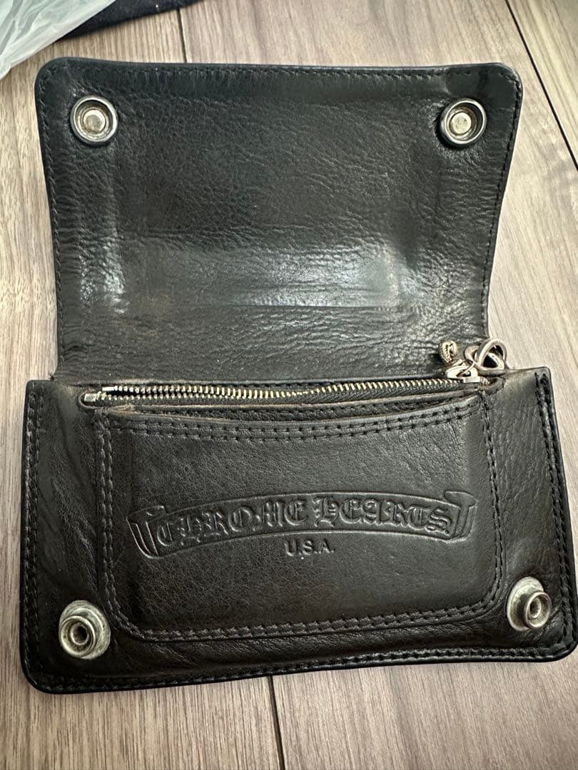 クロムハーツ 1ZIPクロスボタンレザーウォレット