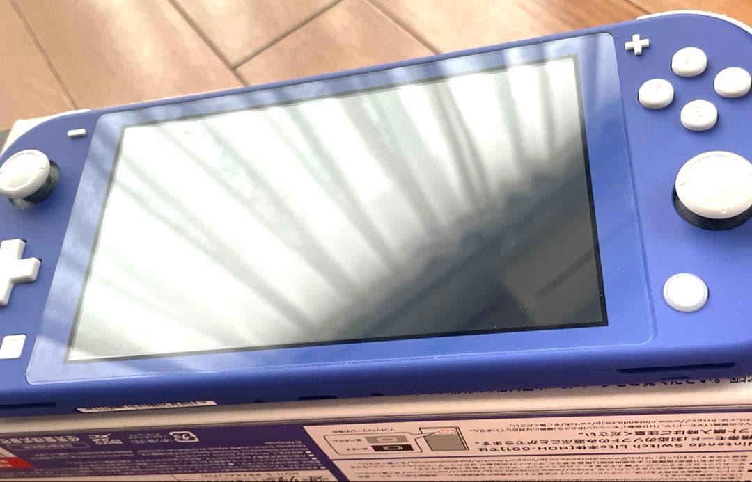 ニンテンドーSwitchライト　ブルー　本体