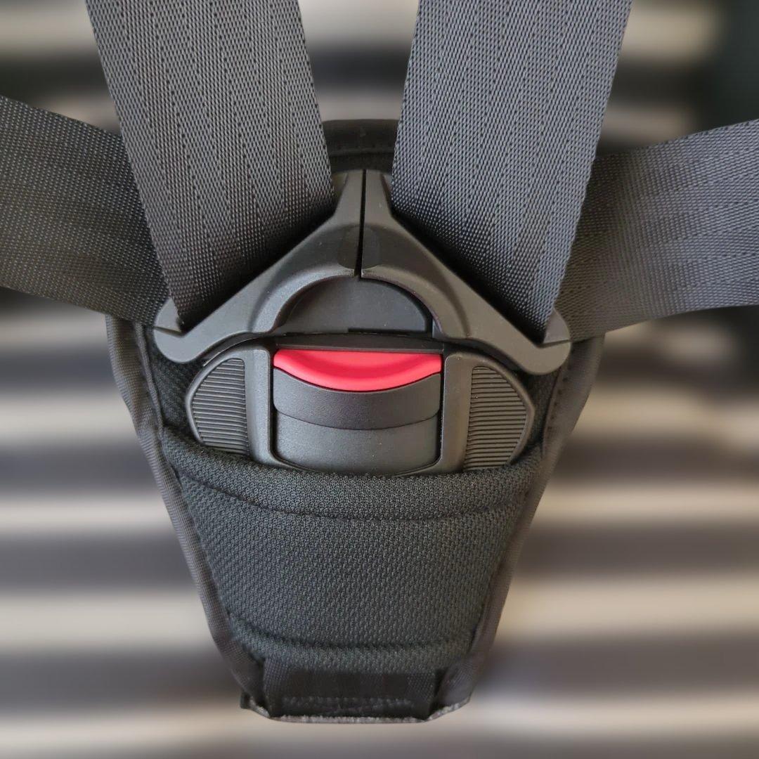 【未使用】日本育児 チャイルドシート トラベルベスト ECプラスブラックボーダー