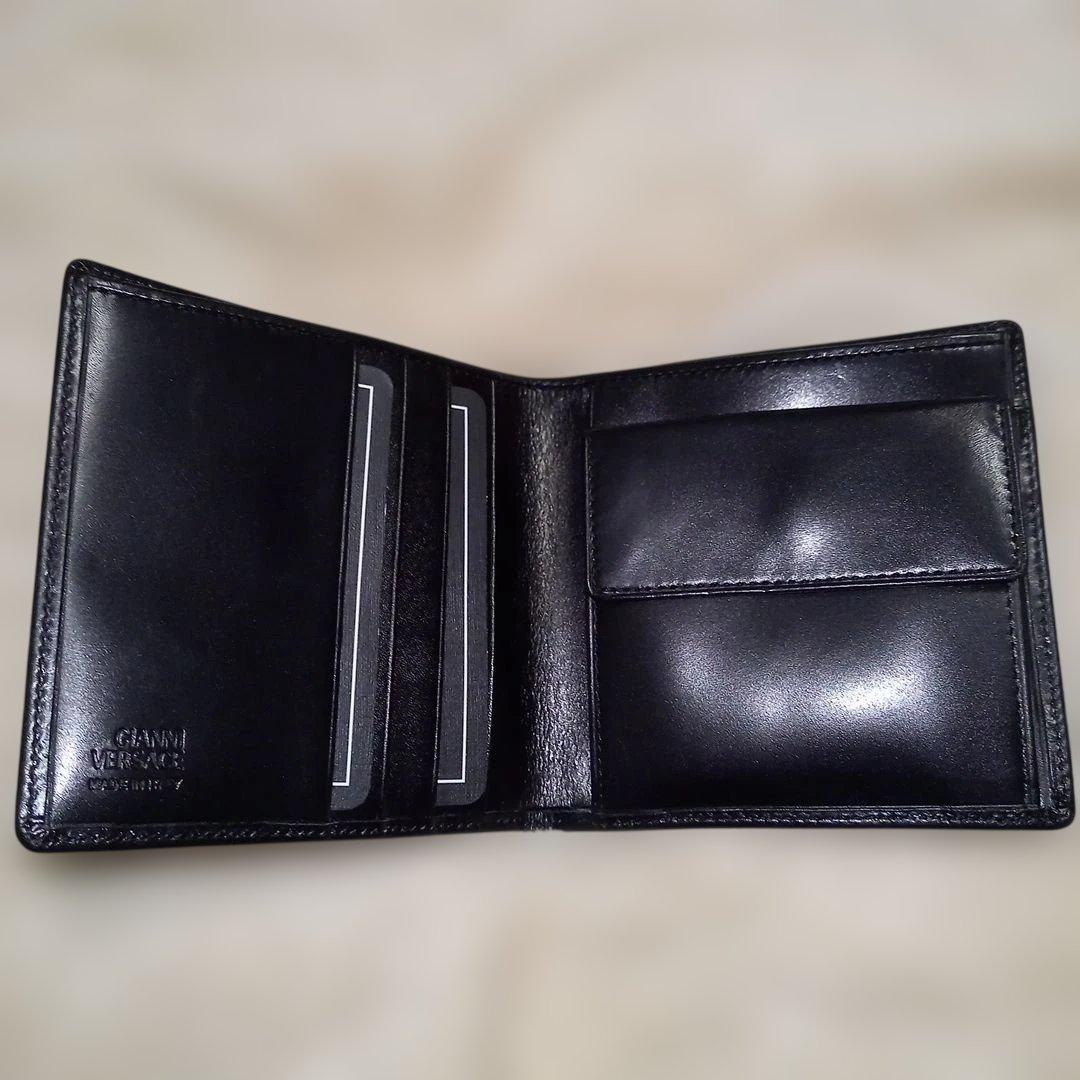 新品未使用 ジャンニヴェルサーチ 2つ折り財布