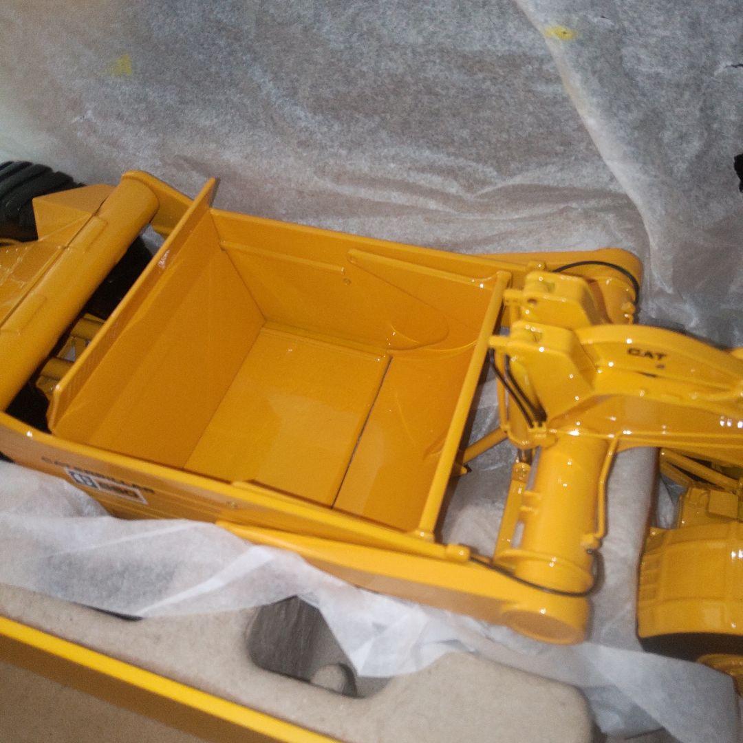 キャタピラー建機　CAT 660 SCRAPER 1/48