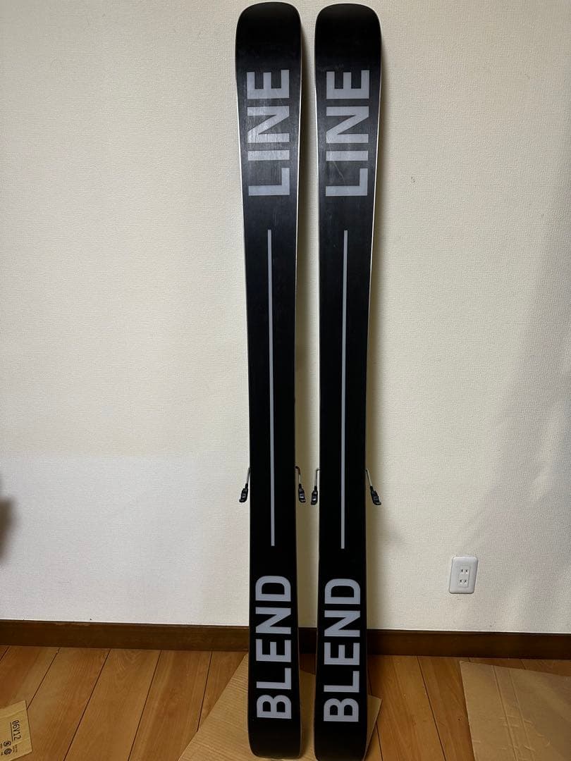 LINE BLEND スキー 板 ブラック
